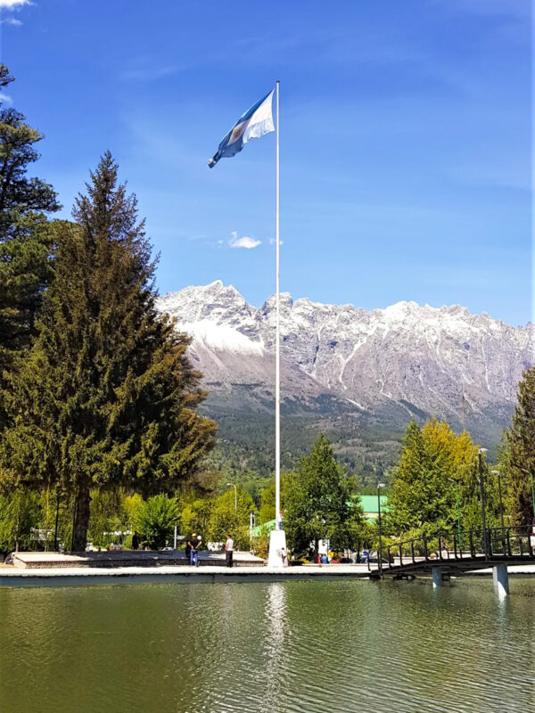 El Bolsón y Lago Puelo: ruta escénica, cultura artesanal y naturaleza viva - Imagen 3