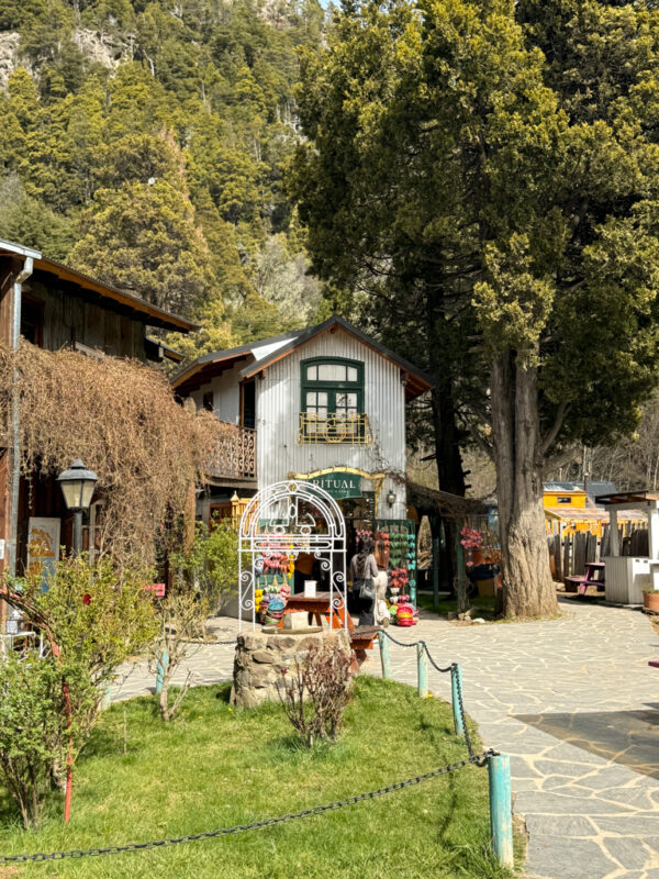 Traslado Colonia Suiza Bariloche: tradición, naturaleza y sabor - Imagen 3